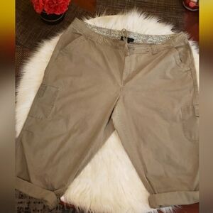 Lane Bryant Women's 24w Vintage Army Green Adjustable Length Cargo Capri Pants